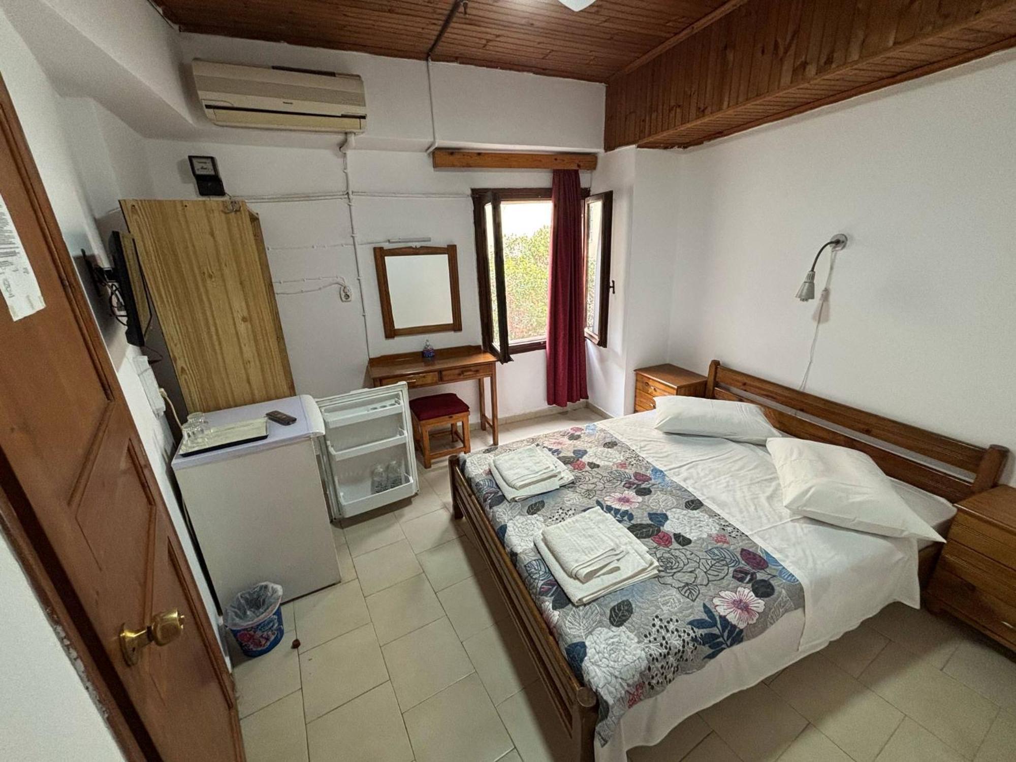 Stelios Rooms To Rent La Canea Exterior foto